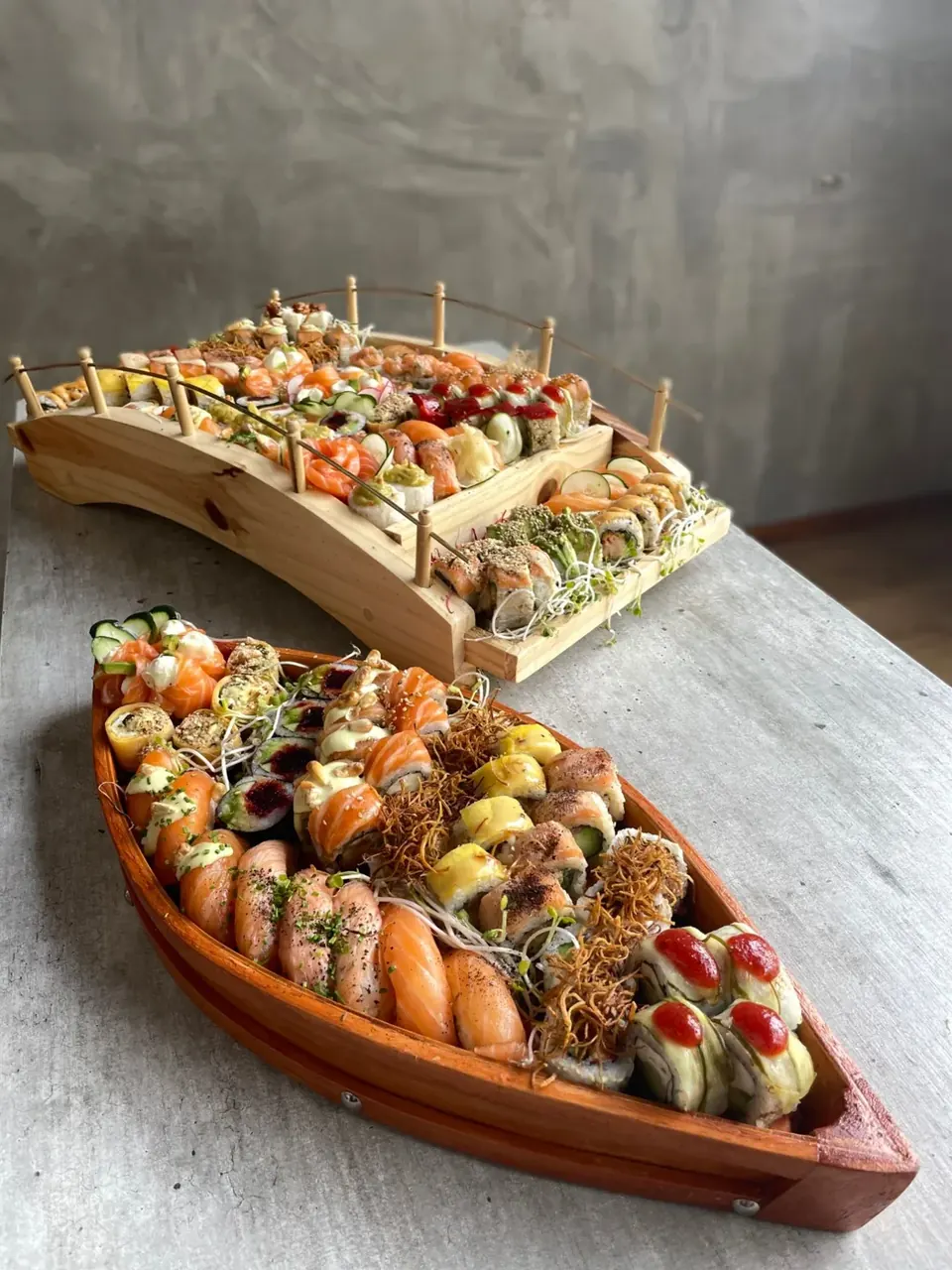Barcos de sushi de Suteki para un evento